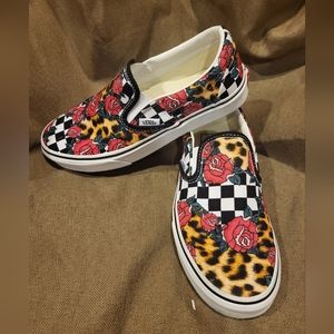 VANS  checker/cheetah rose slide on